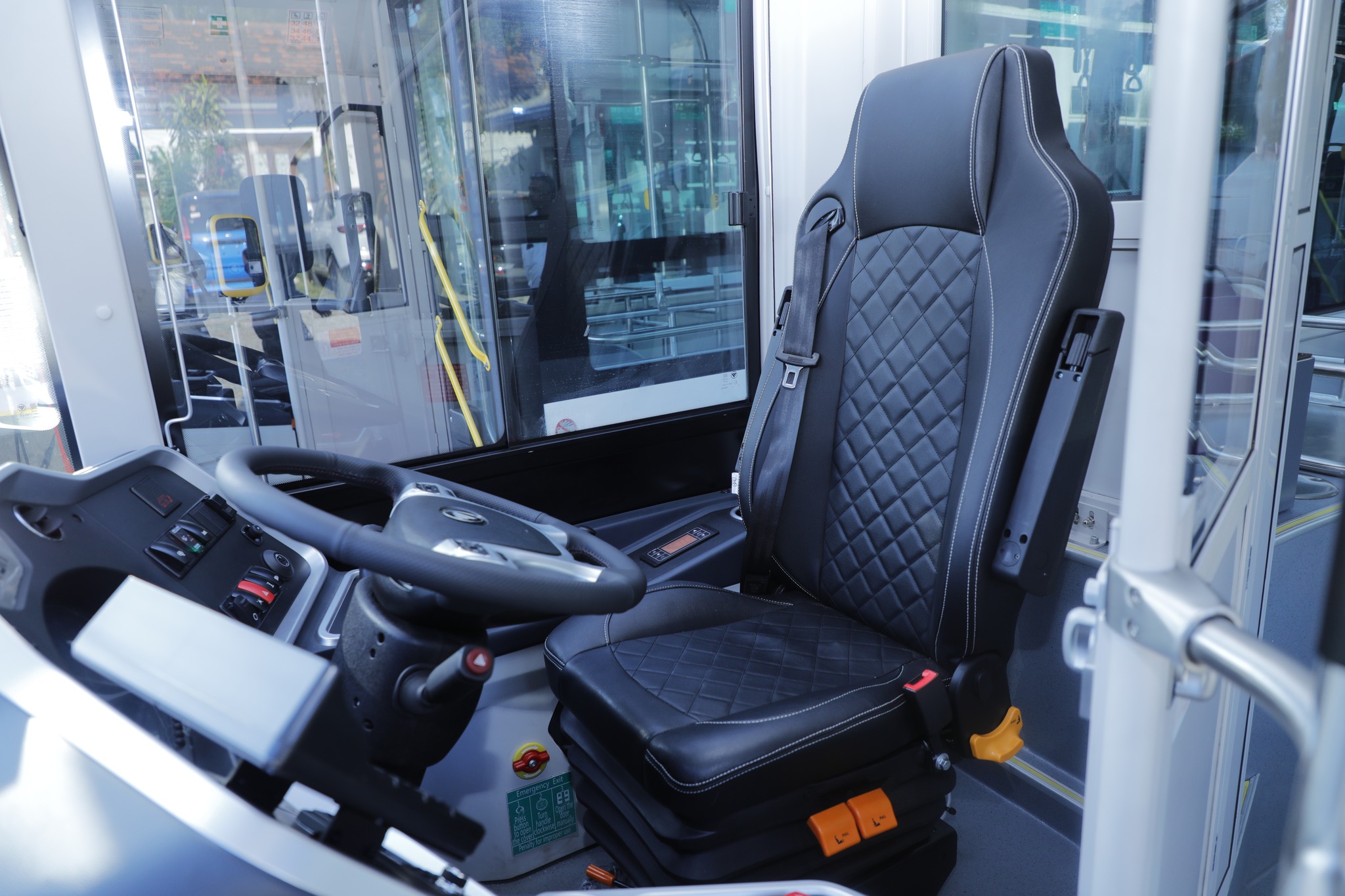 Metro Bus gallery image 12